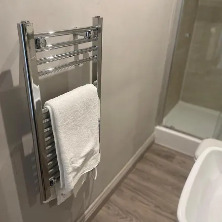 Apartment Luxury Near First Direct Arena *