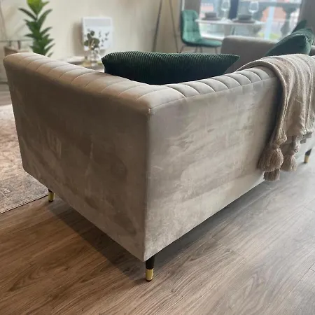 Apartment Luxury Near First Direct Arena